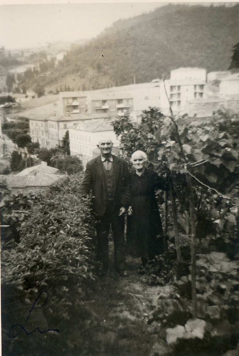 Basilio e Gelsomina giardino via Torricelle 1960